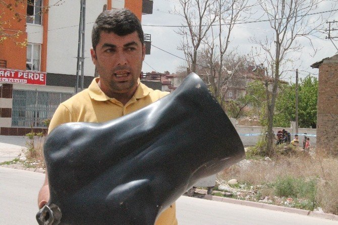 Konya'da Cesur Adam Şüpheli Paketi Tekmeledi