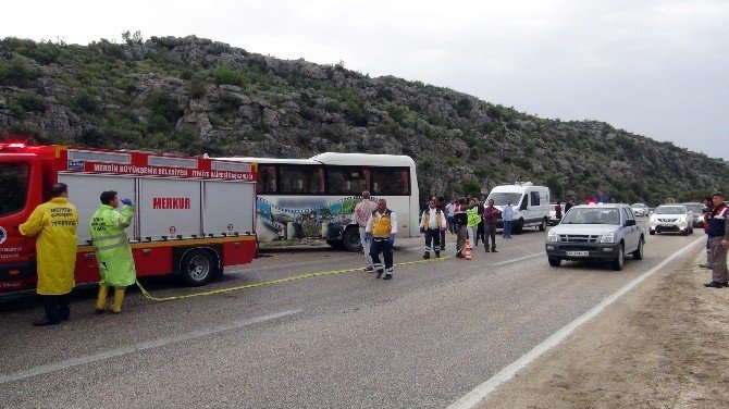 Mersin'de Korkunç Kaza 2 Ölü,5 Yaralı