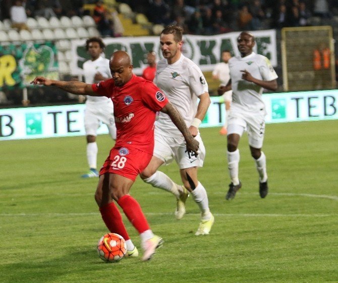 Akhisar Belediyespor,Kasımpaşa'ya 1-0 Mağlup Oldu