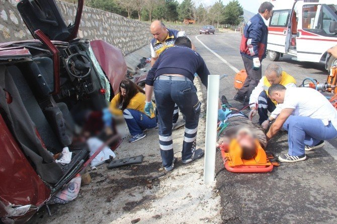 Çorum'da Trafik Kazası 1 Ölü, 2 Yaralı