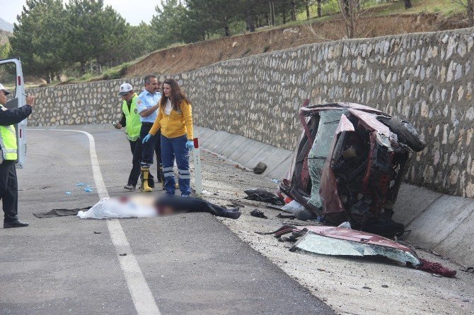 Çorum'da Trafik Kazası 1 Ölü, 2 Yaralı