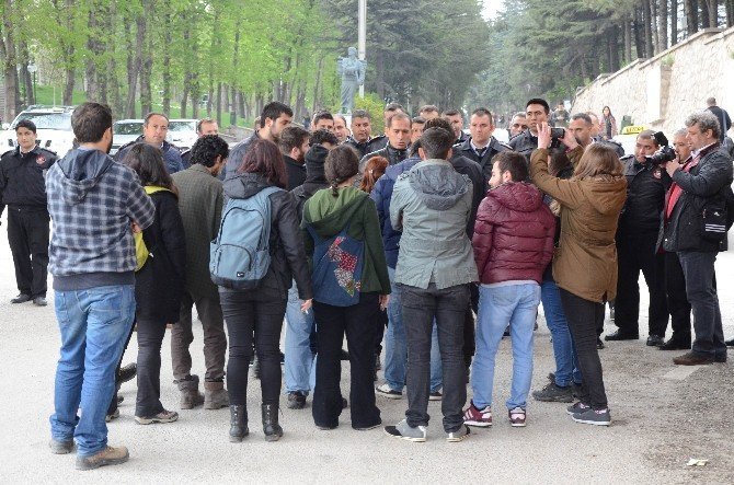 Anadolu Üniversitesi Karıştı
