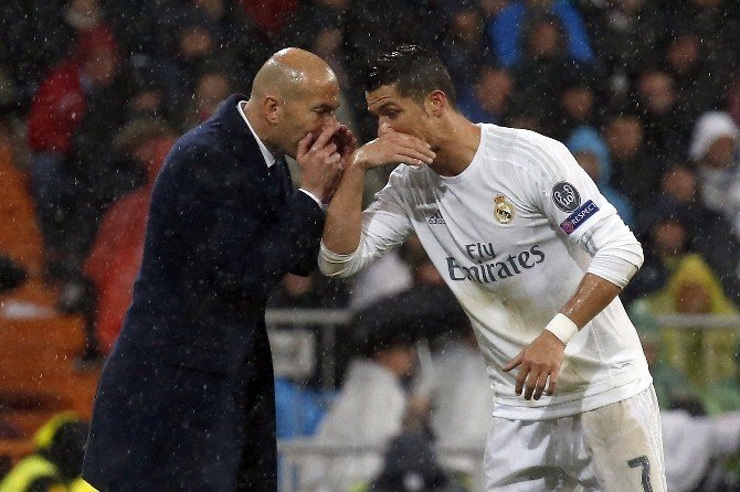 Ronaldo Hat-trick Yaptı. Real Madrid Seyircisini Coşturdu.