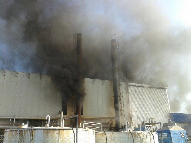 Sakarya'da Tekstil Fabrikası Alev Alev Yandı