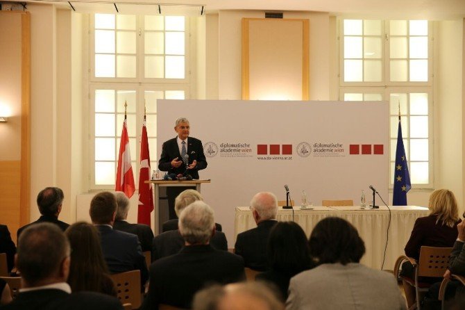 AB Bakanı Bozkır'ın Viyana Konferansı