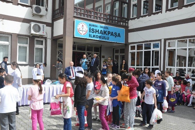Bursa'da ''Neşeli Tabaklar'' Yarışması Düzenlendi