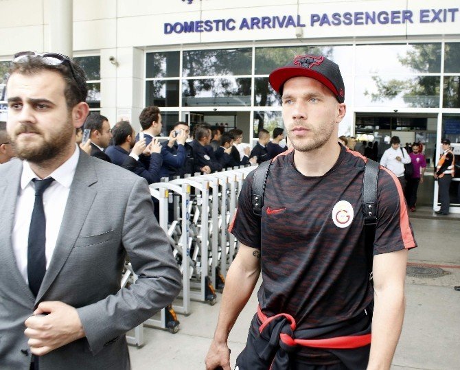 Galatasaray'a Antalya'da Taraftar Tepkisi