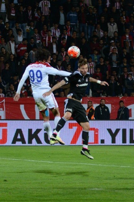 Kartal Şampiyonluğa Uçuyor