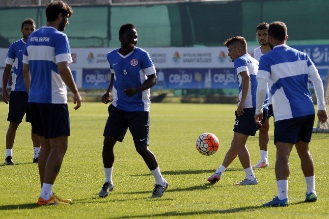 Antalyaspor Hazırlıklarına 5 Kişi Eksik Başladı