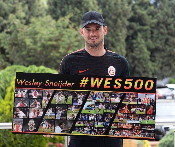 Wesley Sneijder Yarın Akşam 500. Maçına Çıkacak