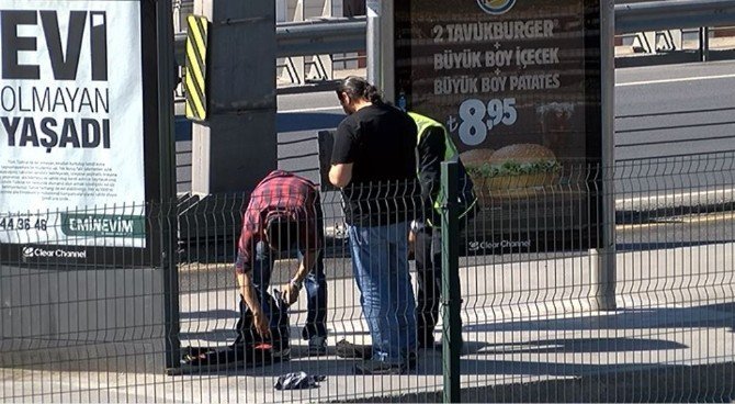 İstanbul'da Metrobüs Durağında Şüpheli Çanta Korkuttu