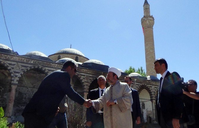 Diyanet İşleri Başkanı Kurşunlu Camii’yi Ziyaret Etti