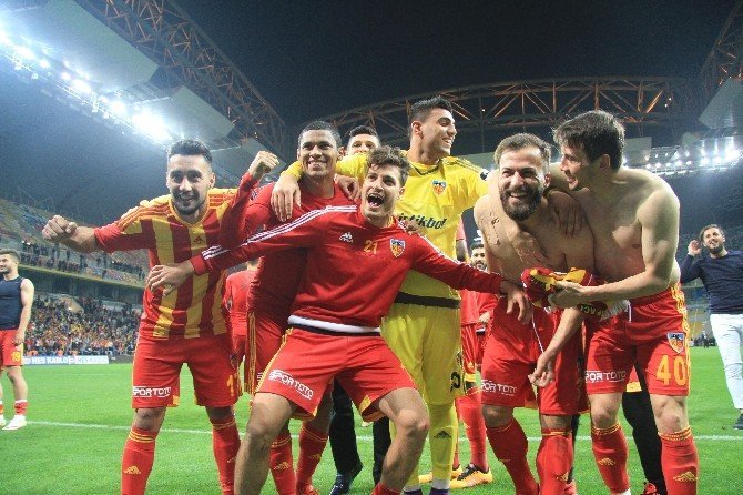 Kayserispor,Bursaspor'u 2-1 Mağlup Etti