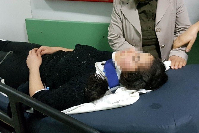 Samsun'da Lise Öğrencilerine Otomobil Çarptı: 2 Yaralı