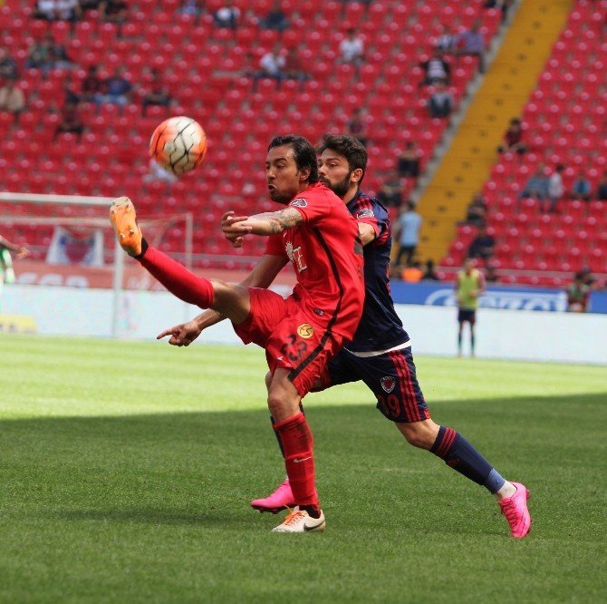 Eskişehirspor,Mersin İdman Yurdu'nu 2-1 Mağlup Etti