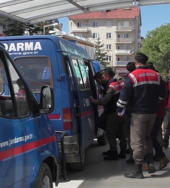 Konya'da 50 Adet Suikast Tabancası Yakalandı