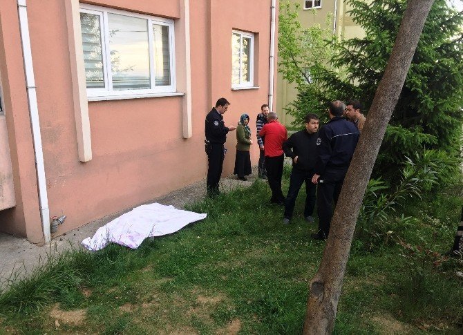 Trabzon'da Bir Kadın 7’nci Kattan Atladı