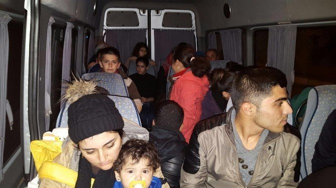 Edirne'de 30 Pakistan Uyruklu Göçmen Yakalandı