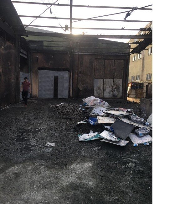 Bursa'da Yalıtım Fabrikasında Yangın Çıktı
