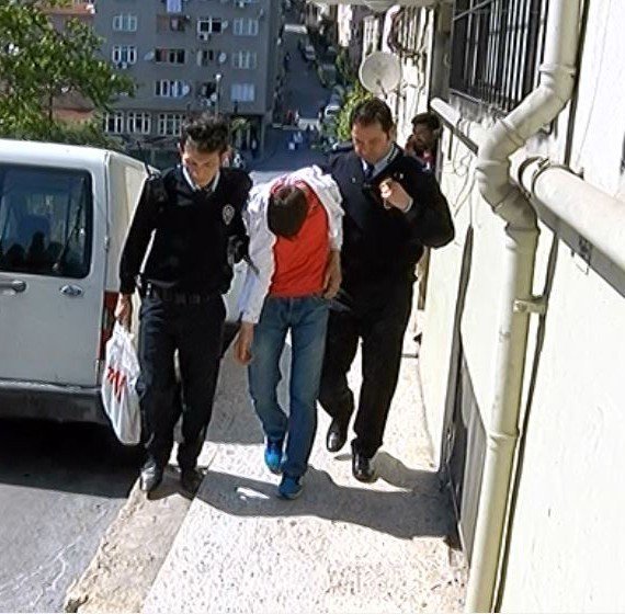 İstanbul'da Hırsızlık çetesi Binada Kıstırıldı