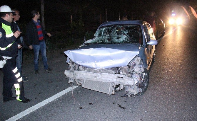Zonguldak'ta Otomobil Bariyerlere Girdi: 1 Yaralı