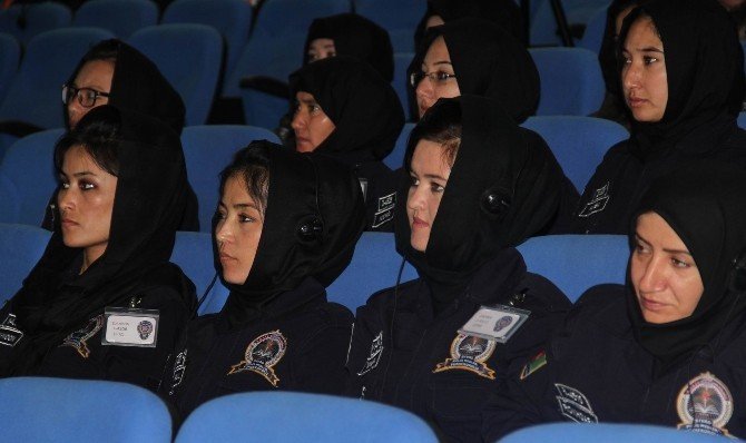 Afgan Kadın Polislere Türkiye'de Özel Harekat Eğitimi