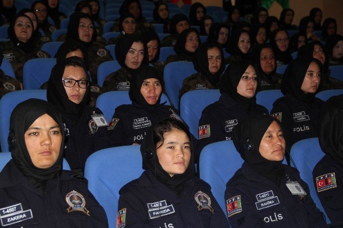 Afgan Kadın Polislere Türkiye'de Özel Harekat Eğitimi