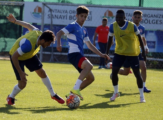 Antalyaspor, Mersin İdmanyurdu Hazırlıklarına Başladı