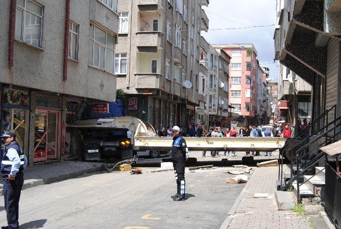İstanbul'da Tır Dehşet Saçtı