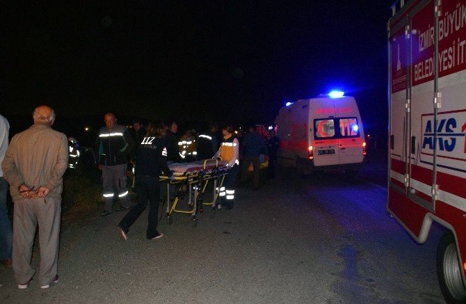 İzmir'de Kaza: 2 Yaralı