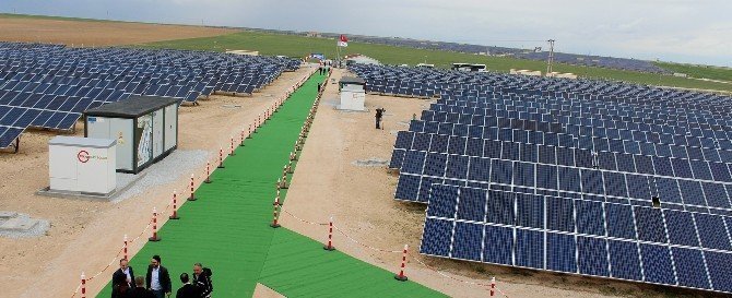 Konya'da Türkiye’nin En Büyük Güneş Enerji Santrali Açıldı