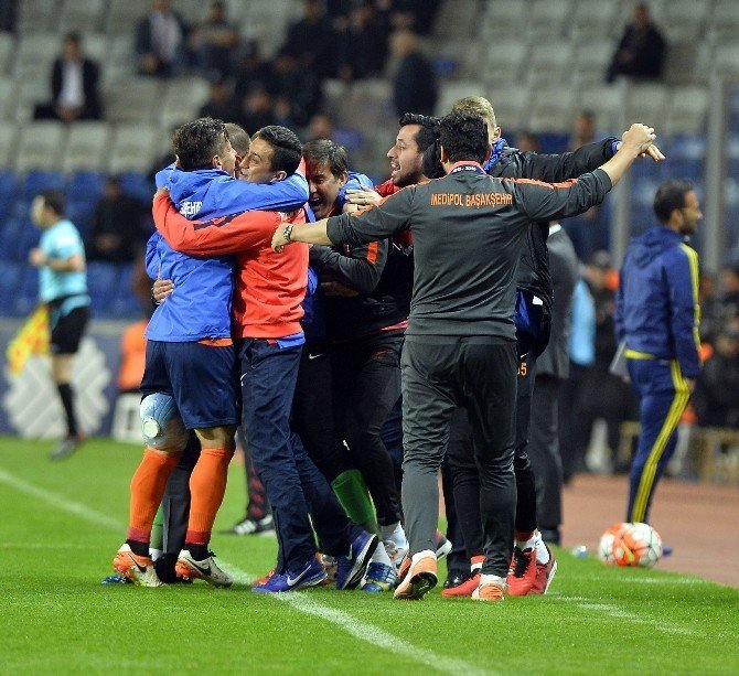 Medipol Başakşehir 2-1 Fenerbahçe