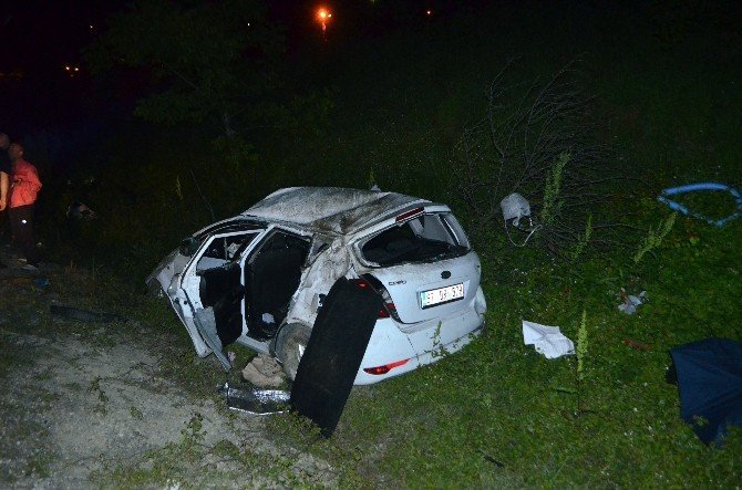 Zonguldak'ta Bir Otomobil Şarampole Yuvarlandı