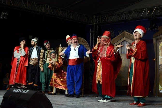 Bursa Büyükşehir Belediyesi Şehir Tiyatrosu,Ödüle Layık Görüldü