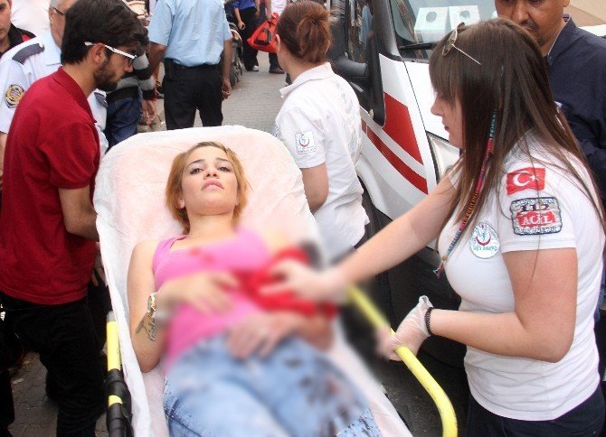 Adana'da Sokak Ortasında Bıçaklama