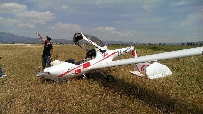 Balıkesir'de DA-20 Tipi Eğitim Uçağı Düştü