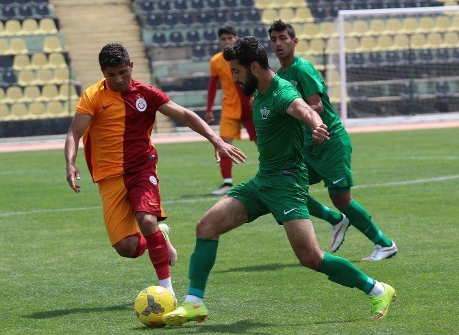 Akhisar Belediyespor, Galatasaray’ı 2-1 Mağlup Etti