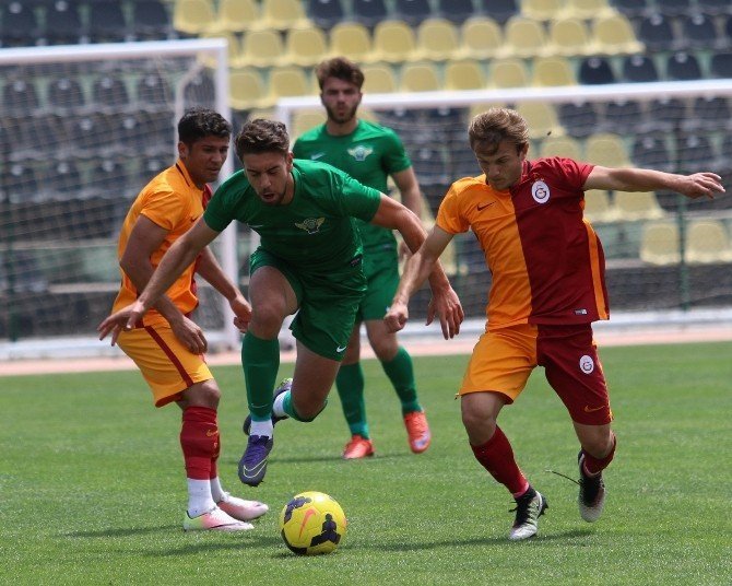 Akhisar Belediyespor, Galatasaray’ı 2-1 Mağlup Etti