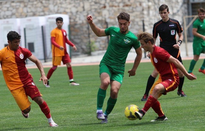 Akhisar Belediyespor, Galatasaray’ı 2-1 Mağlup Etti