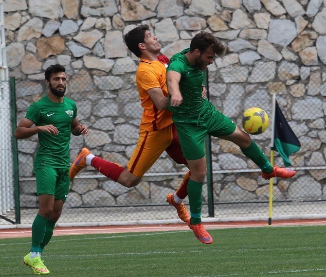 Akhisar Belediyespor, Galatasaray’ı 2-1 Mağlup Etti