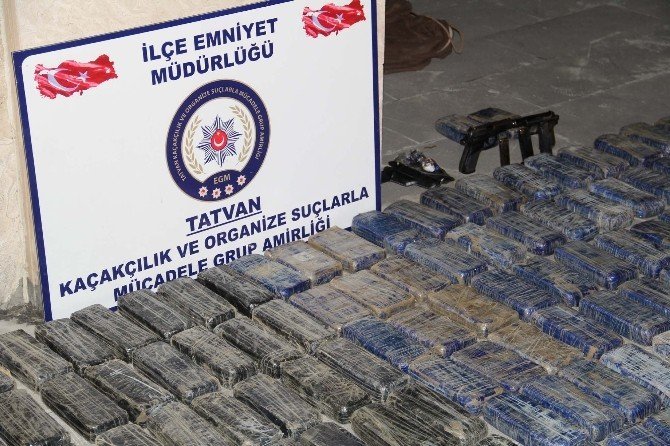Bitlis'te Kamyonda Yapılan Aramada 146 Kilo Eroin Ele Geçirildi