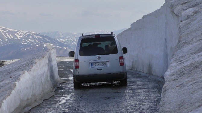 Mayıs Ayında Bitlis’te Kar Kalınlığı 5 Metreyi Buldu