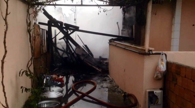 Tekirdağ'da Bir Evde Çıkan Yangın Panikletti