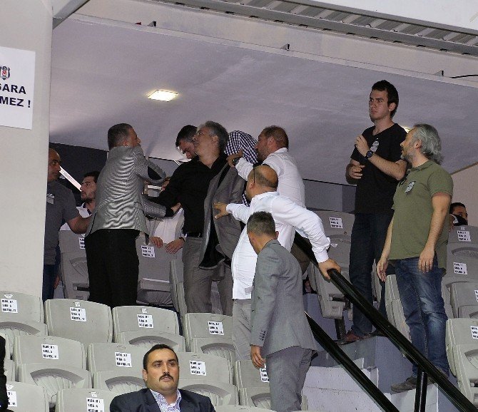 Beşiktaş Kongresinde Kavga Çıktı