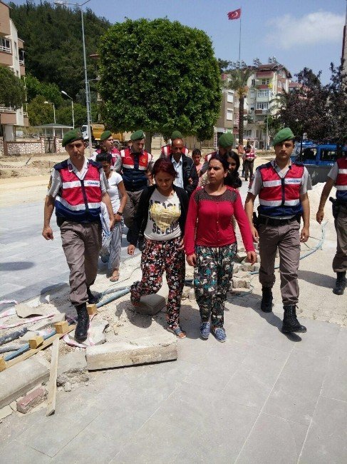 Antalya’da Uyuşturucuya Yönelik Operasyonda 5 Kişi Yakalandı
