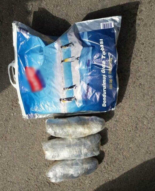 Salihli'de Uyuşturucuya Yönelik Operasyonda 3 Tutuklama