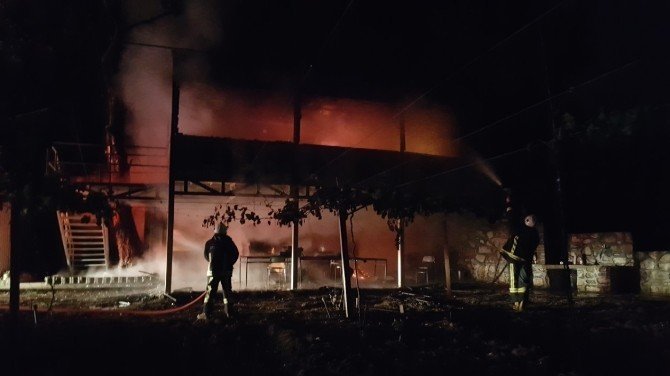 Orhangazi'de Bulunan Koyteyner Evde Yangın Çıktı