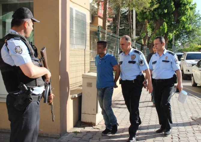 Gaziantep'te Parka El Bombası Atan 3 Şahıs Yakalandı
