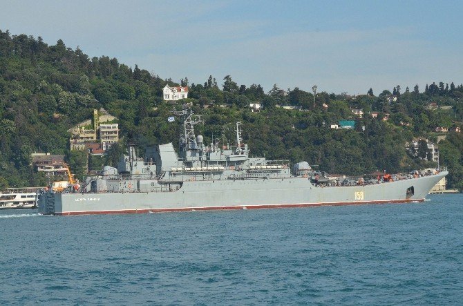 Boğaz'dan Geçen Rus Gemisindeki Askerler Yine Sipere Yattı