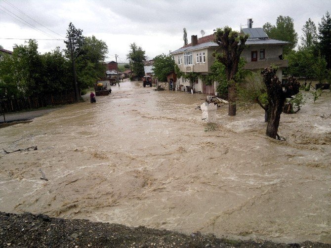 Kastamonu’dar Sağanak Yağış Vatandaşlara Zor Anlar Yaşattı